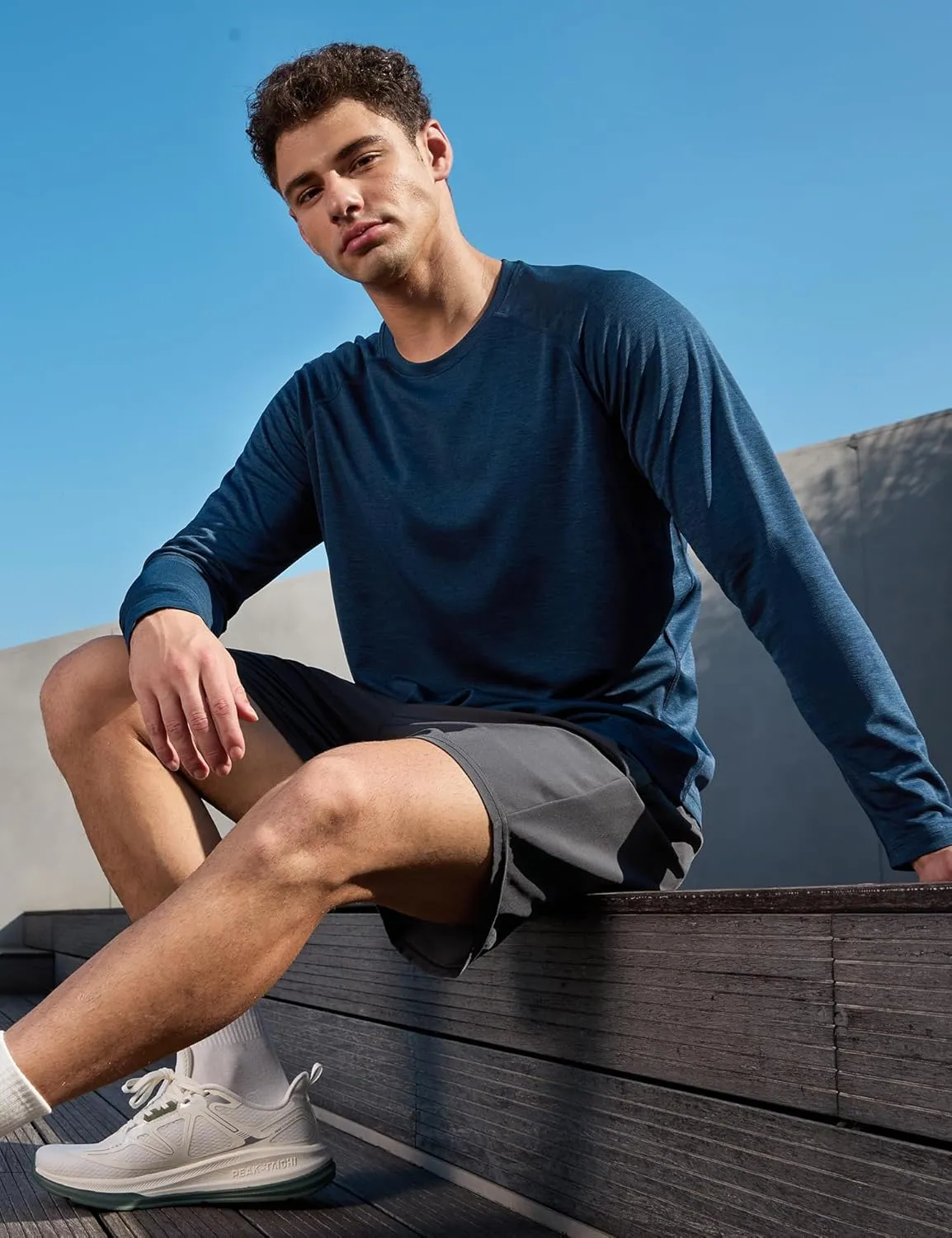 Men's Active Casual Long Sleeve Shirts Lightweight Dry Fit Workout Running Athletic Comfortable T-Shirts